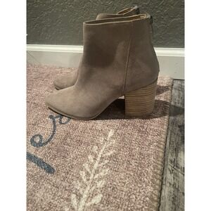 Steve Madden Jillian Ankle boots Suede taupe size 9 brand new